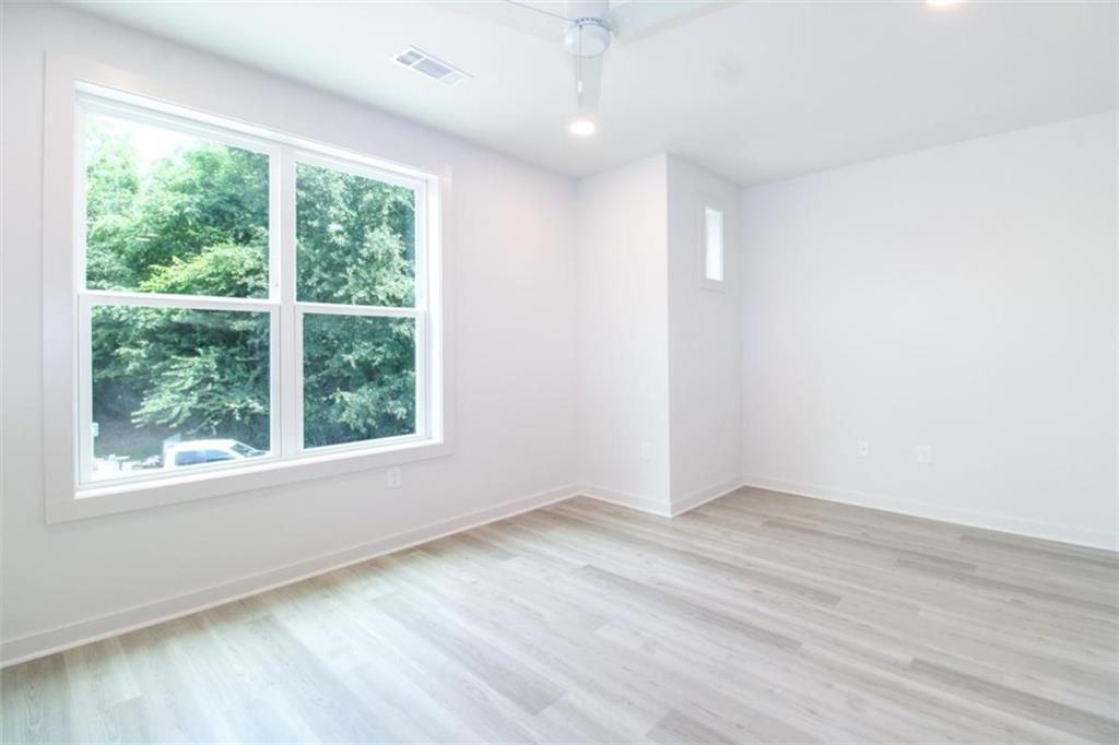 260 Martha Dr - Photo 5 of 11