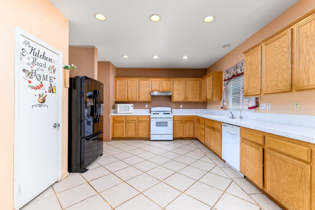 3061 Clapper St - Photo 5 of 27