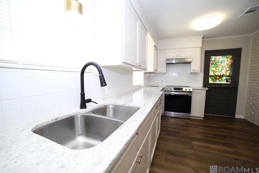 4821 Newell St - Photo 6 of 14