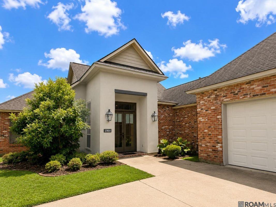 37464 Cypress Hollow Ave - Photo 2 of 25