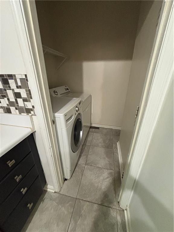 584 Windsor St Sw - Photo 2 of 15