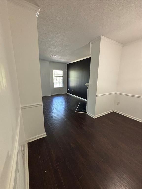 584 Windsor St Sw - Photo 6 of 15