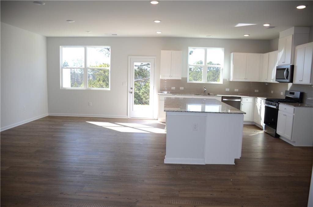 1121 Point Place Dr - Photo 6 of 36