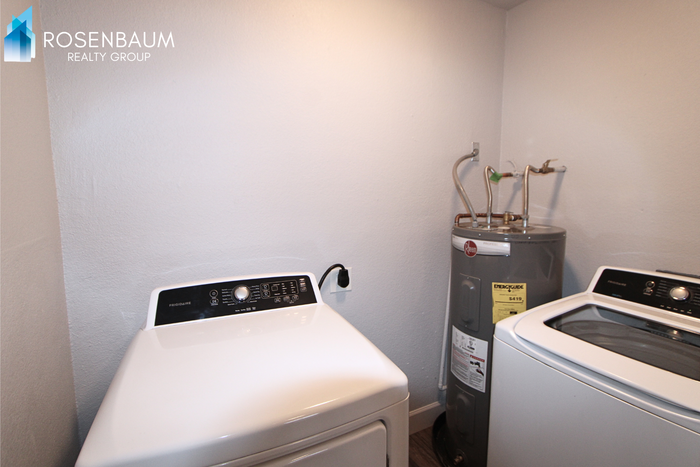 550 W 9th St #1 - Photo 3 of 13