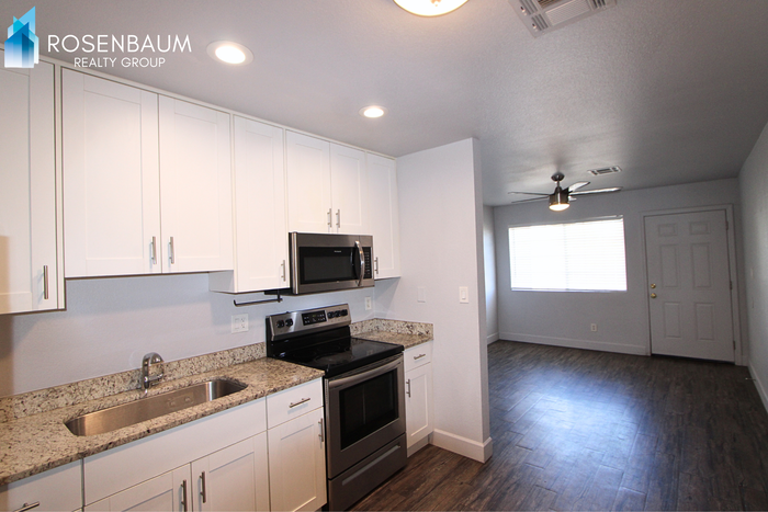 550 W 9th St #1 - Photo 4 of 13