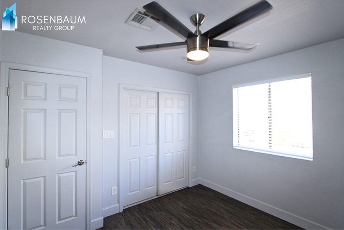 550 W 9th St #1 - Photo 6 of 13