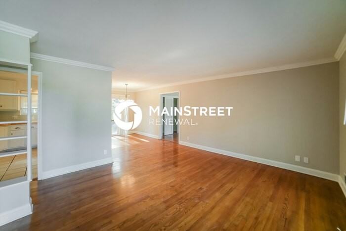 4010 S Drumm Ave - Photo 4 of 17