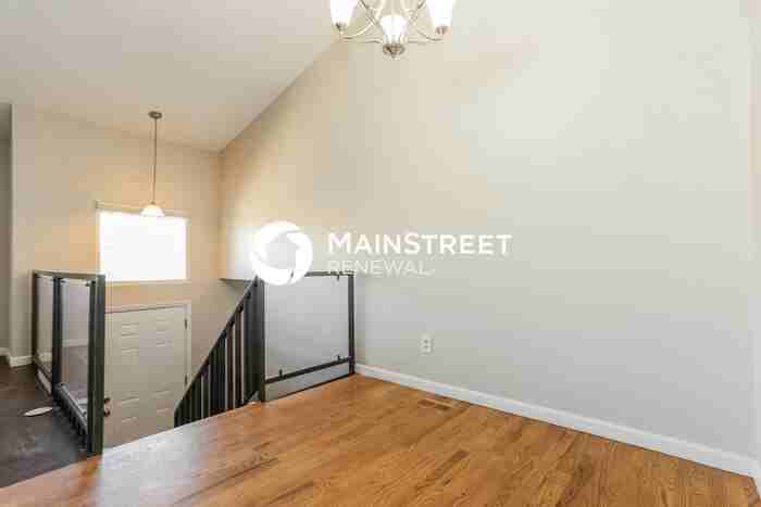 4587 Genoa St - Photo 4 of 17