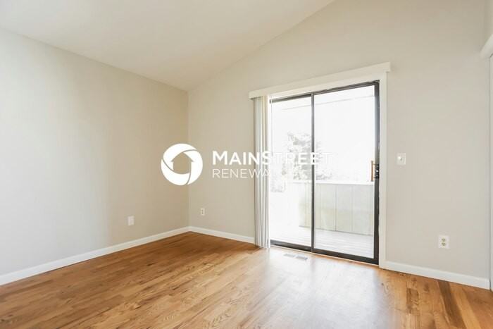 4587 Genoa St - Photo 7 of 17