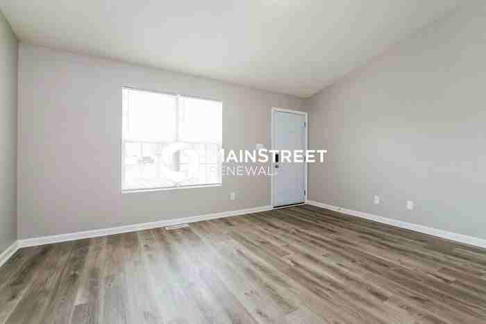 121 Jethro Cir - Photo 3 of 15