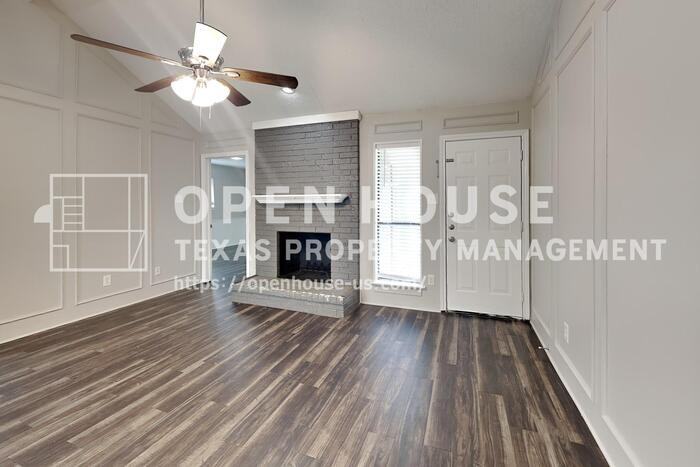 1601 Barclay Dr - Photo 4 of 21