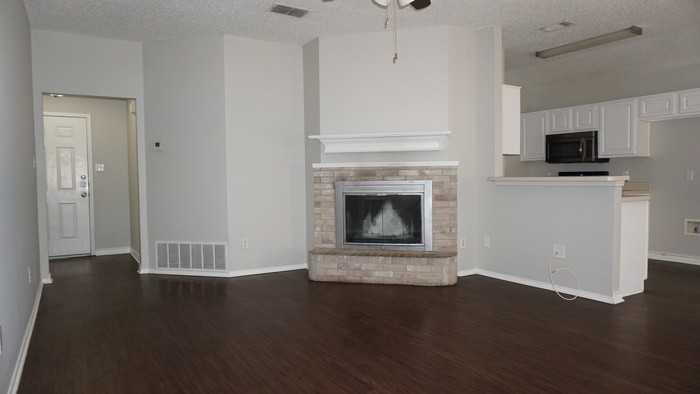 2425 Kelton St - Photo 3 of 13