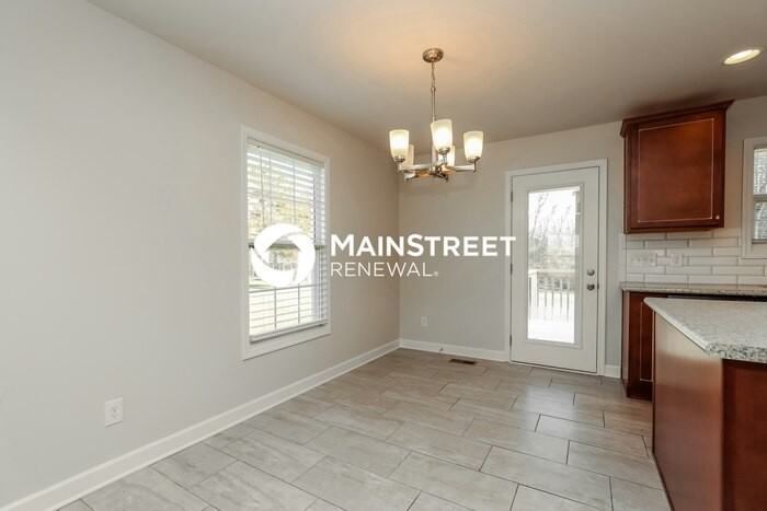 460 Heatherwood Dr - Photo 4 of 17