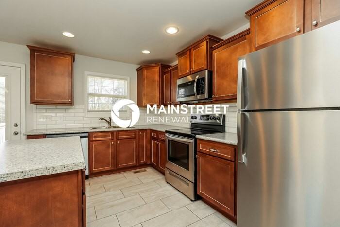 460 Heatherwood Dr - Photo 5 of 17