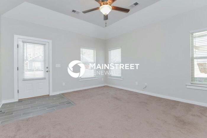 569 Kincaid Cove Ln - Photo 4 of 16