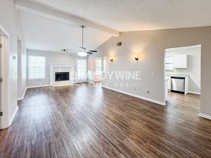 10848 Copper Hill Dr - Photo 4 of 20