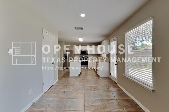16968 Scenic Knl - Photo 7 of 20