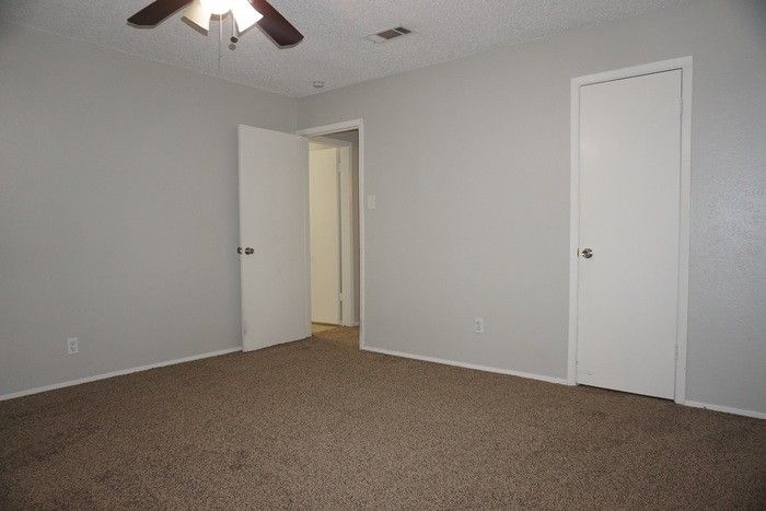 9904 Runnymeade Pl - Photo 7 of 13