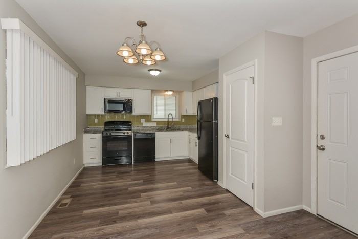 12041 Rosevalley Ln - Photo 7 of 13