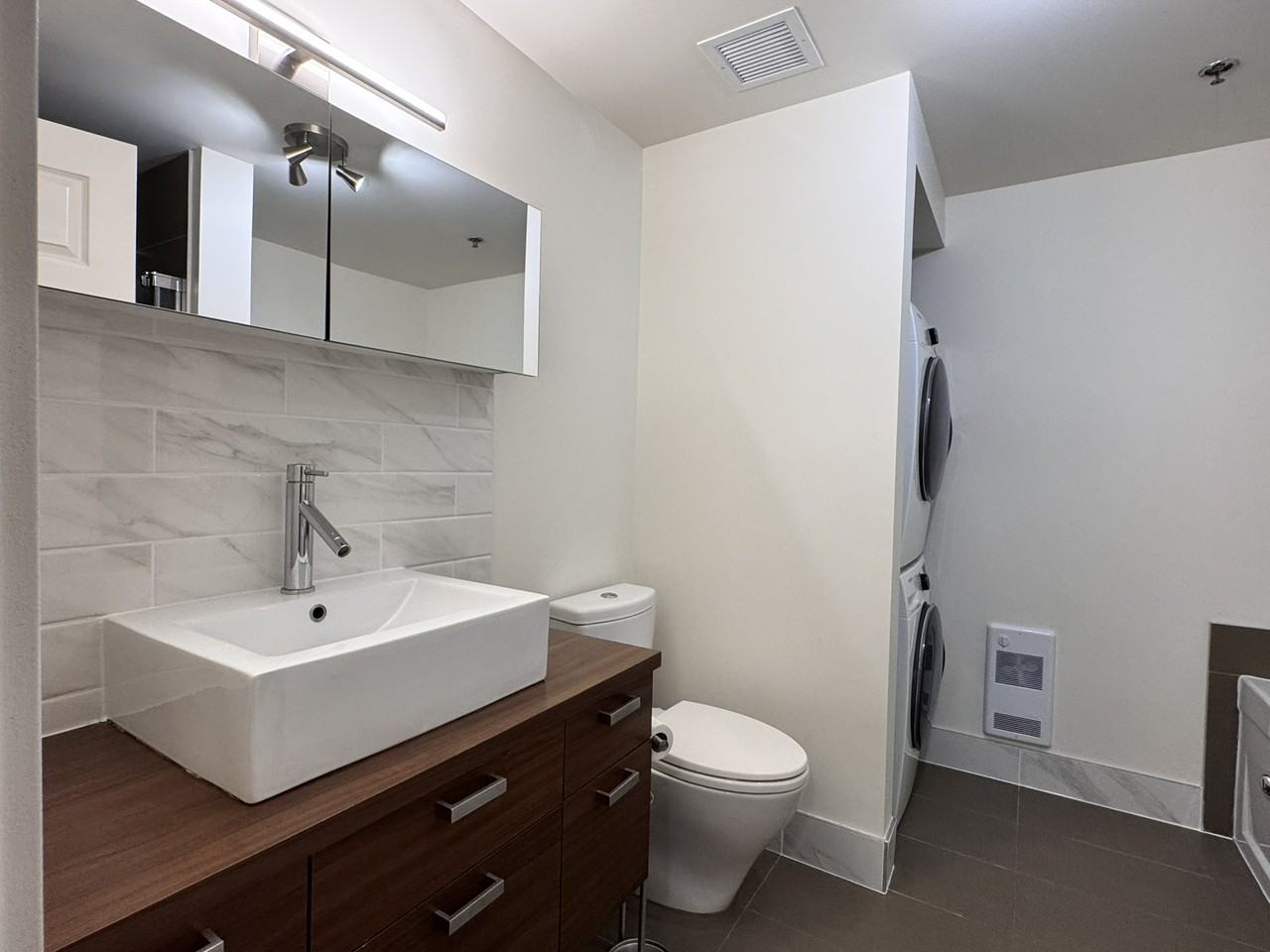 225 Rue de la Montagne - Photo 6 of 16