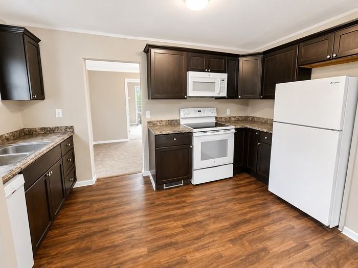 307 Alsobrook St - Photo 5 of 8