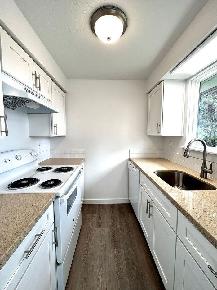 7011 N Atlantic St #3 - Photo 5 of 31