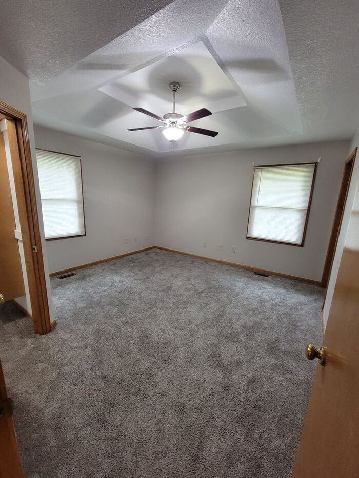 18500 E Arrowhead Ln - Photo 3 of 19