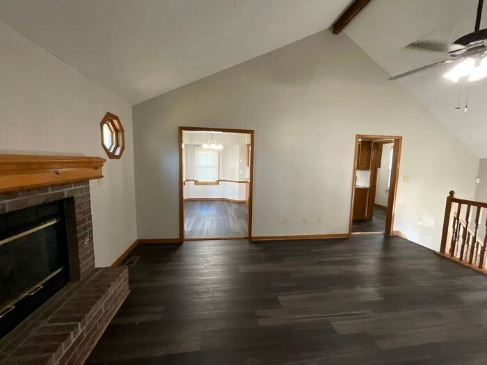 18500 E Arrowhead Ln - Photo 6 of 19