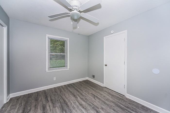 21 Newport Dr - Photo 7 of 10