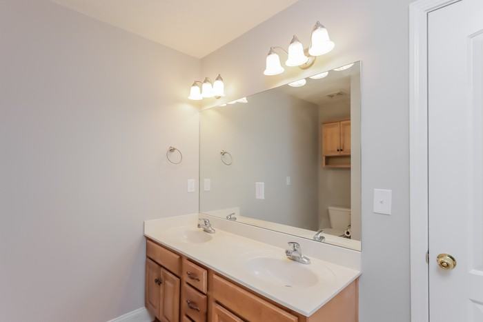 8749 Lindsey Ln - Photo 6 of 10