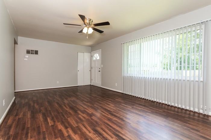 70 Edgecombe Dr - Photo 5 of 12
