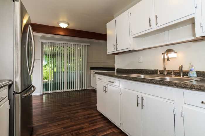 70 Edgecombe Dr - Photo 6 of 12