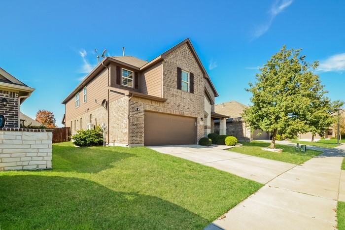 604 Kinghaven Dr - Photo 2 of 20
