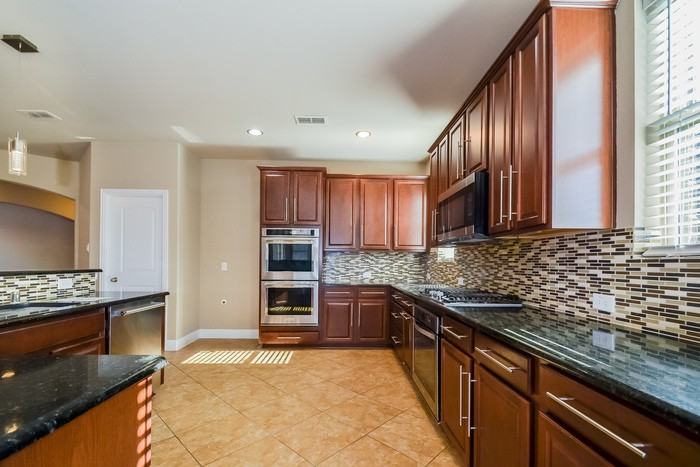 604 Kinghaven Dr - Photo 5 of 20