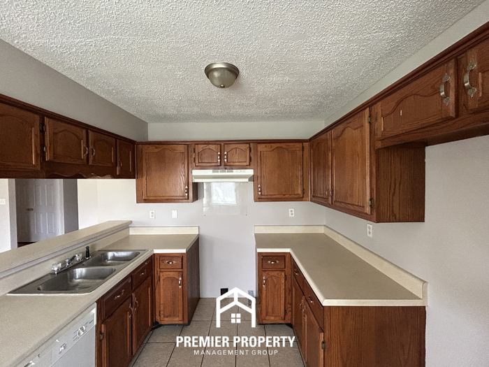 7641 Baysweet Dr - Photo 3 of 18