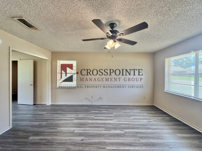 12440 Cimmarron Dr #208 - Photo 4 of 16