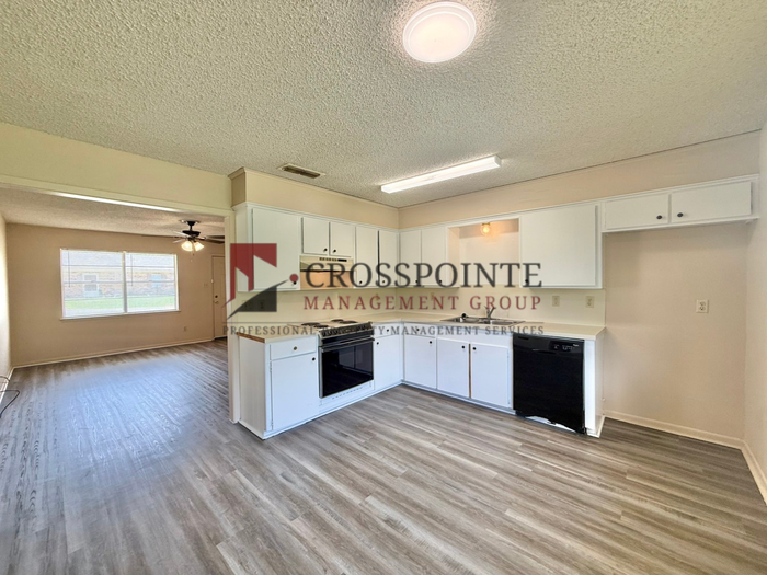 12440 Cimmarron Dr #208 - Photo 7 of 16