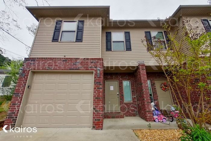 2103 Perry St #A - Photo 2 of 25