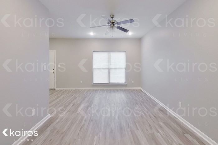 2103 Perry St #A - Photo 5 of 25