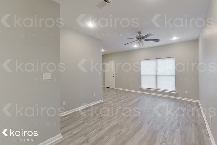 2103 Perry St #A - Photo 6 of 25