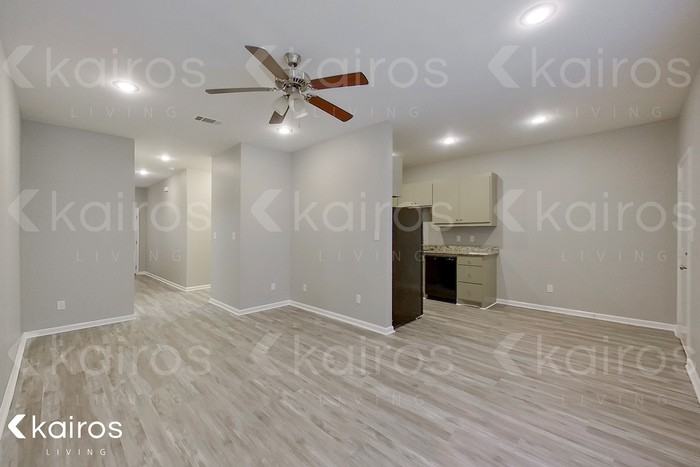 2103 Perry St #A - Photo 7 of 25