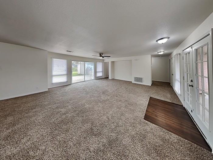 2405 Avenue G - Photo 5 of 20