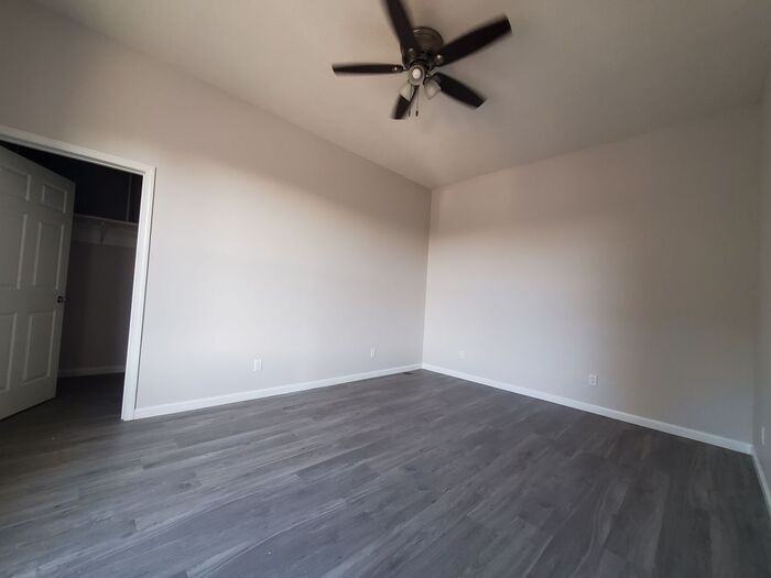 458 N 9th St #3 - Photo 2 of 7