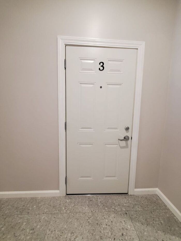 458 N 9th St #3 - Photo 3 of 7