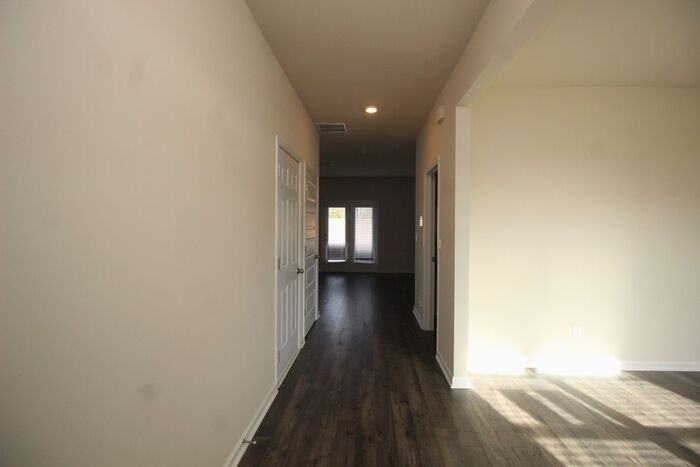 2264 Pelham Pass - Photo 3 of 38