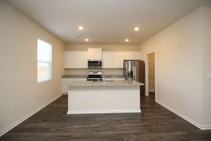 2264 Pelham Pass - Photo 6 of 38