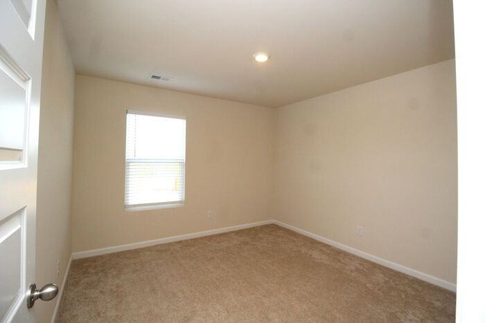 2264 Pelham Pass - Photo 7 of 38