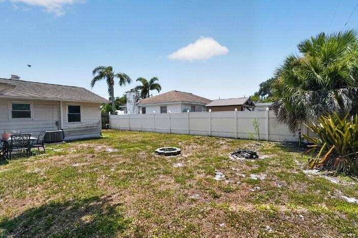 2617 Nassau St - Photo 3 of 35