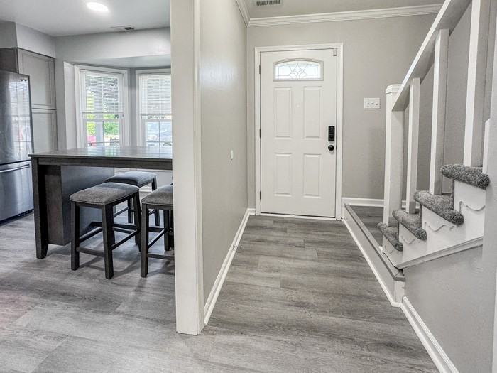 412 Kenley Rd - Photo 2 of 31