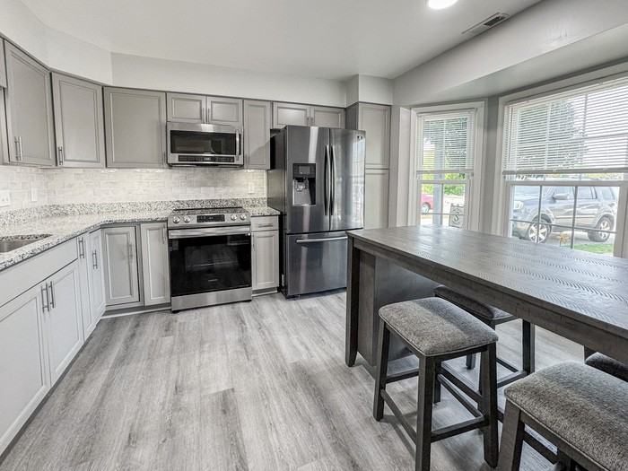 412 Kenley Rd - Photo 3 of 31